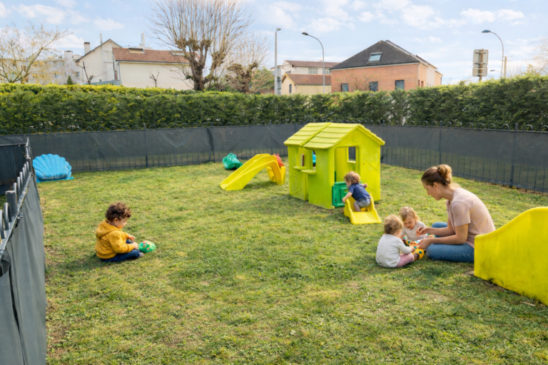 Jardin de la crèche de Bry-sur-Marne centre-ville