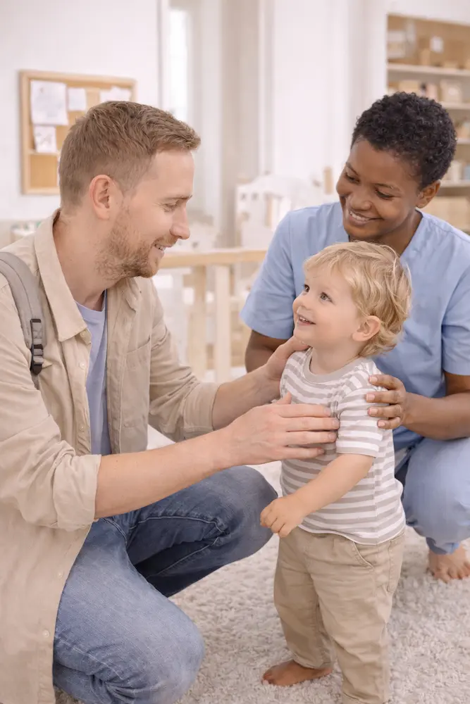 Moment de séparation parent-enfant en crèche