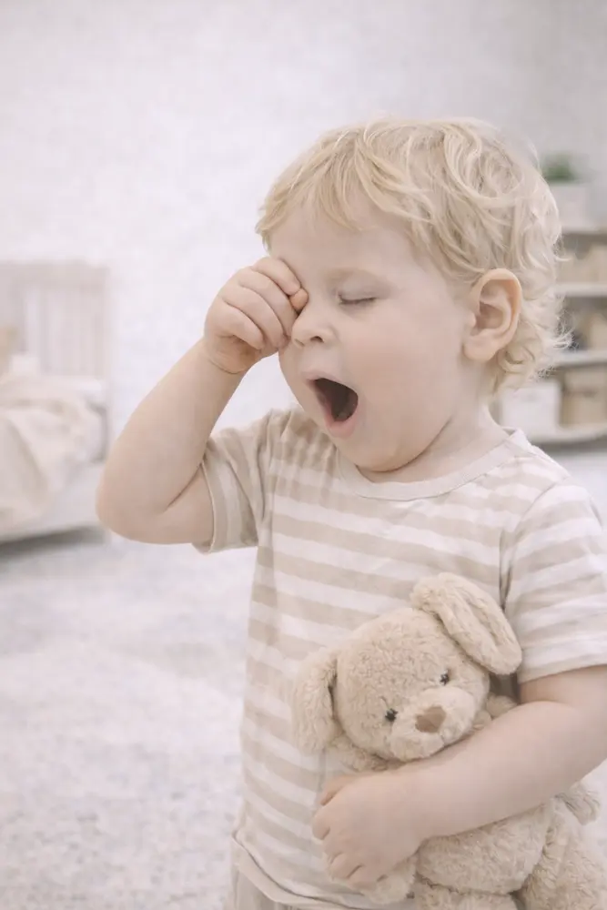 enfant fatigué en crèche