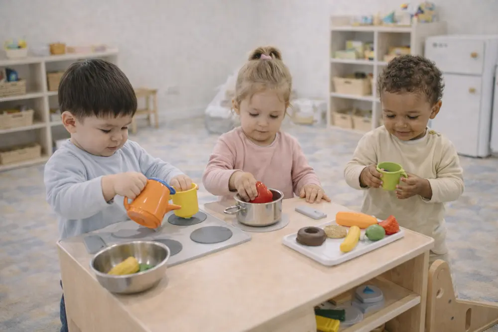 libre acces aux jeux - dinette enfant crèche