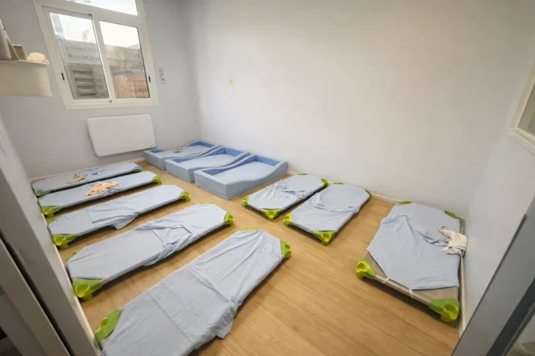 Salle de sieste crèche de Noisy-le-Grand