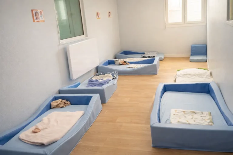 Salle de sieste crèche de la queue-en-brie