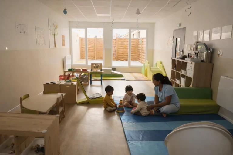 Salle de vie Crèche de Pavillons-sous-Bois 1